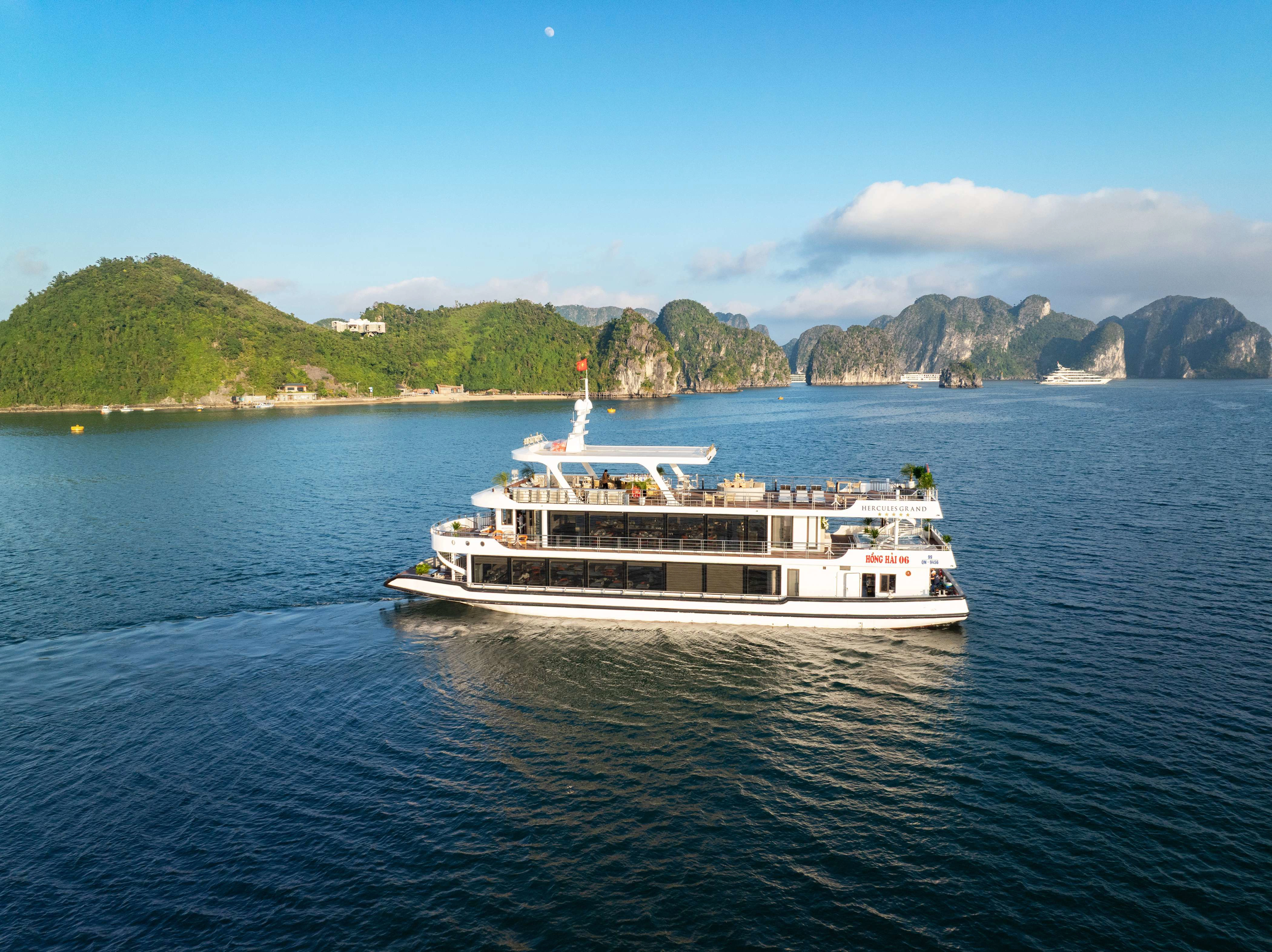 Day Tour | Explore Halong Bay in Hercules Grand Cruise
